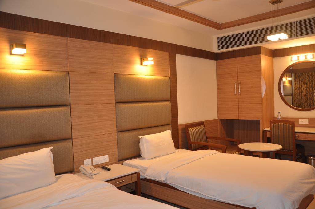 Hotel Sms Grand Inn Vellore Quarto foto